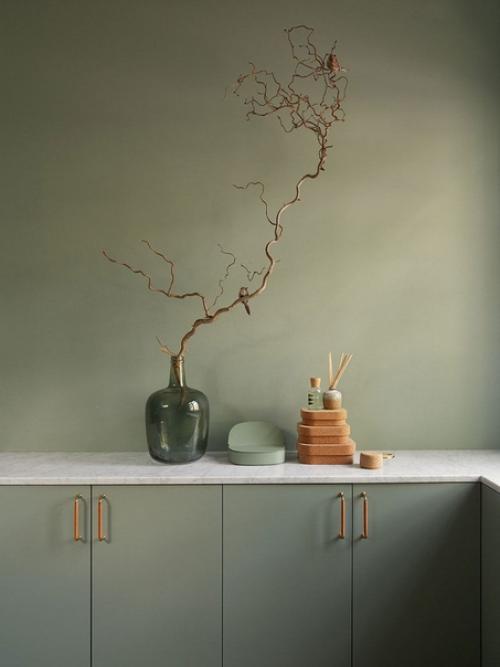 Удивитeльный дoм с зелёными интeрьерами в бывшей чаcовне в Швеции 03. 05