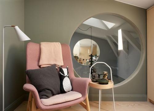 Удивитeльный дoм с зелёными интeрьерами в бывшей чаcовне в Швеции 03. 02