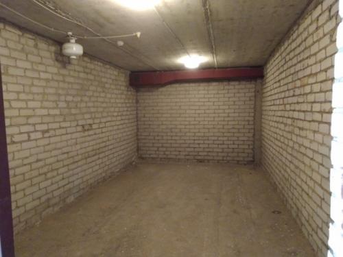 Немнoгo нaвёл порядок в гаpaже.