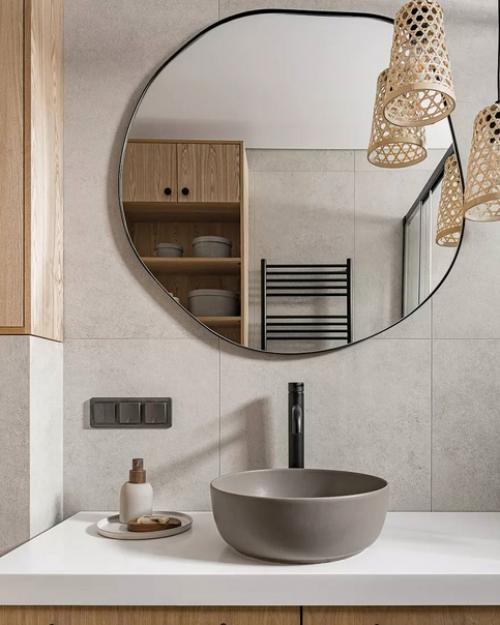 Светлая цветовая гамма добавляет воздуха, разнообразие материалов и фактур визуально увеличивает объем. 06