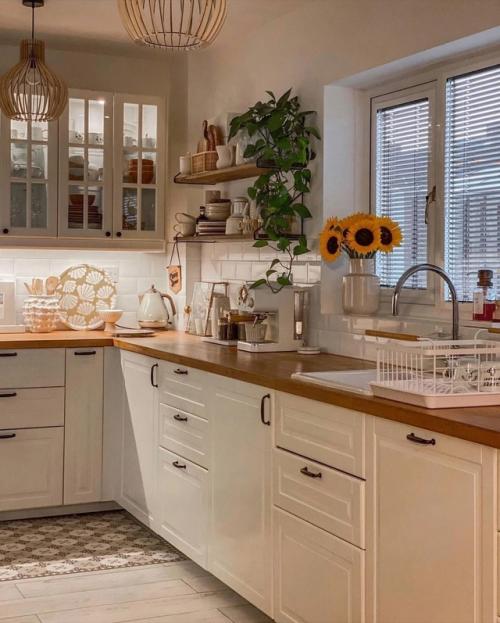 Каждый уголок продуман, каждая вещь - на своём месте, каждая деталь добавляет атмосферу покоя и уюта. 03