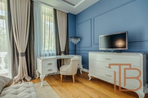 Светлая квартира с синими акцентами. 06