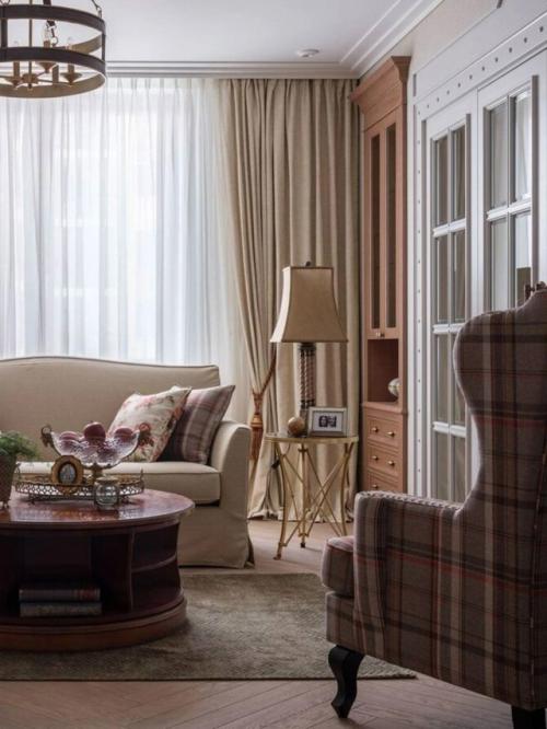 Это утонченное пространство, где царит интеллигентная сдержанность, уют и особая эстетика старой доброй Англии. 02