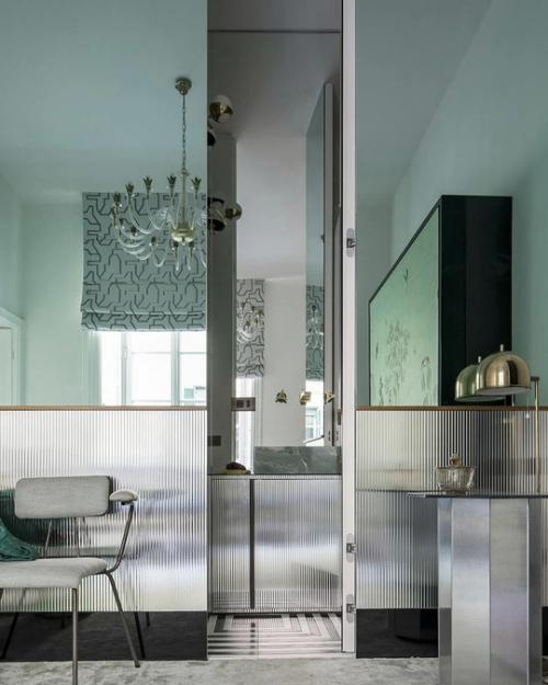 Красиво.  Высокие потолки - это всегда здорово, много воздуха, светло. 02