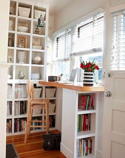 Варианты оформления рабочего места в малогабаритке.