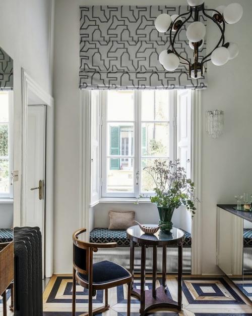 Красиво.  Высокие потолки - это всегда здорово, много воздуха, светло. 07