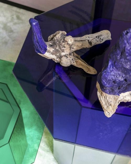 Красиво.  Высокие потолки - это всегда здорово, много воздуха, светло. 05