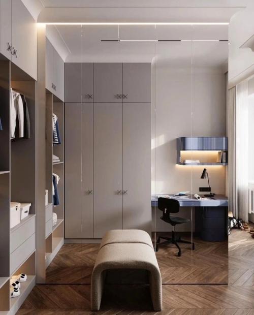 Рабочая зона есть, кровать хорошая, шкафы вместительные, для книг и любимых вещей есть открытый шкаф. 03