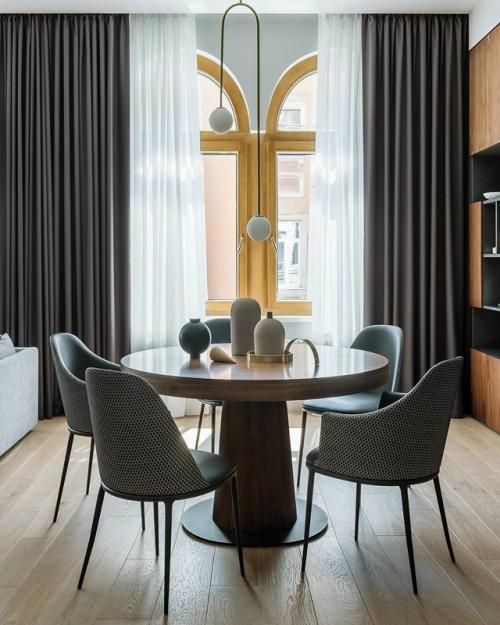 Этот проект создавался с мыслью о комфорте и гармонии для всей семьи - от детей до бабушек и дедушек. 03