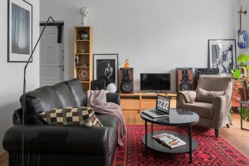 Квартира с особым шармом и темными акцентами. 03