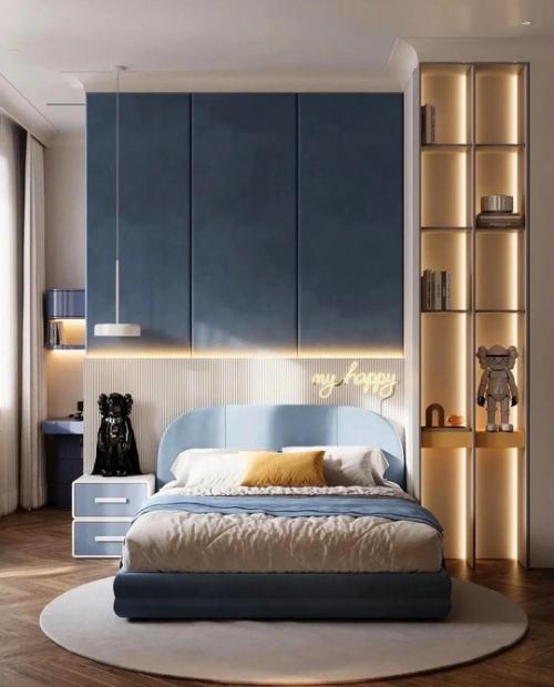 Рабочая зона есть, кровать хорошая, шкафы вместительные, для книг и любимых вещей есть открытый шкаф. 08