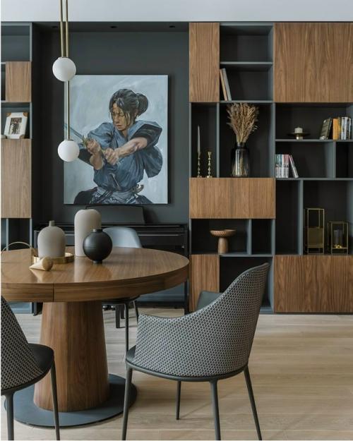 Этот проект создавался с мыслью о комфорте и гармонии для всей семьи - от детей до бабушек и дедушек. 01