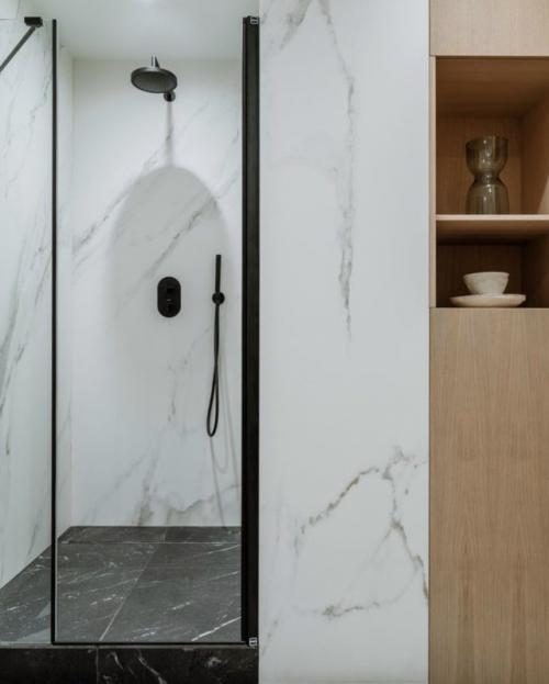 Этот проект создавался с мыслью о комфорте и гармонии для всей семьи - от детей до бабушек и дедушек. 02