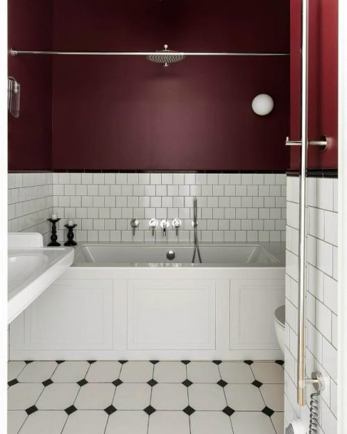 Бургунди в дизайне ванной комнаты - это выбор для тех, кто хочет добавить интерьеру глубину, элегантность и ощущение роскоши. 02