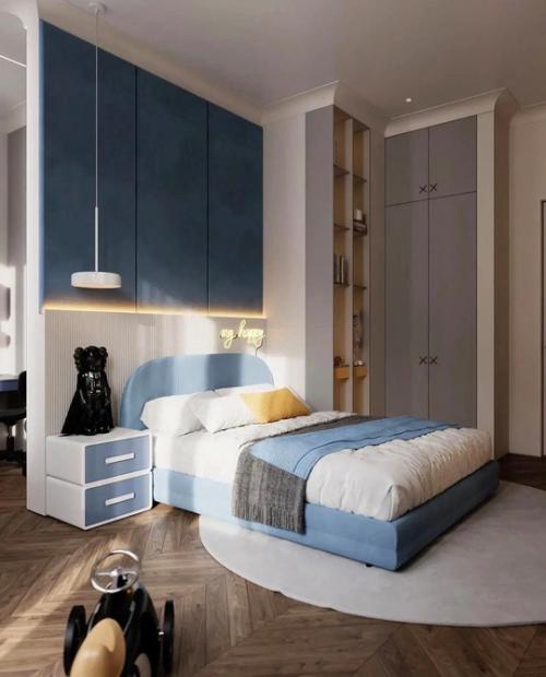 Рабочая зона есть, кровать хорошая, шкафы вместительные, для книг и любимых вещей есть открытый шкаф. 07